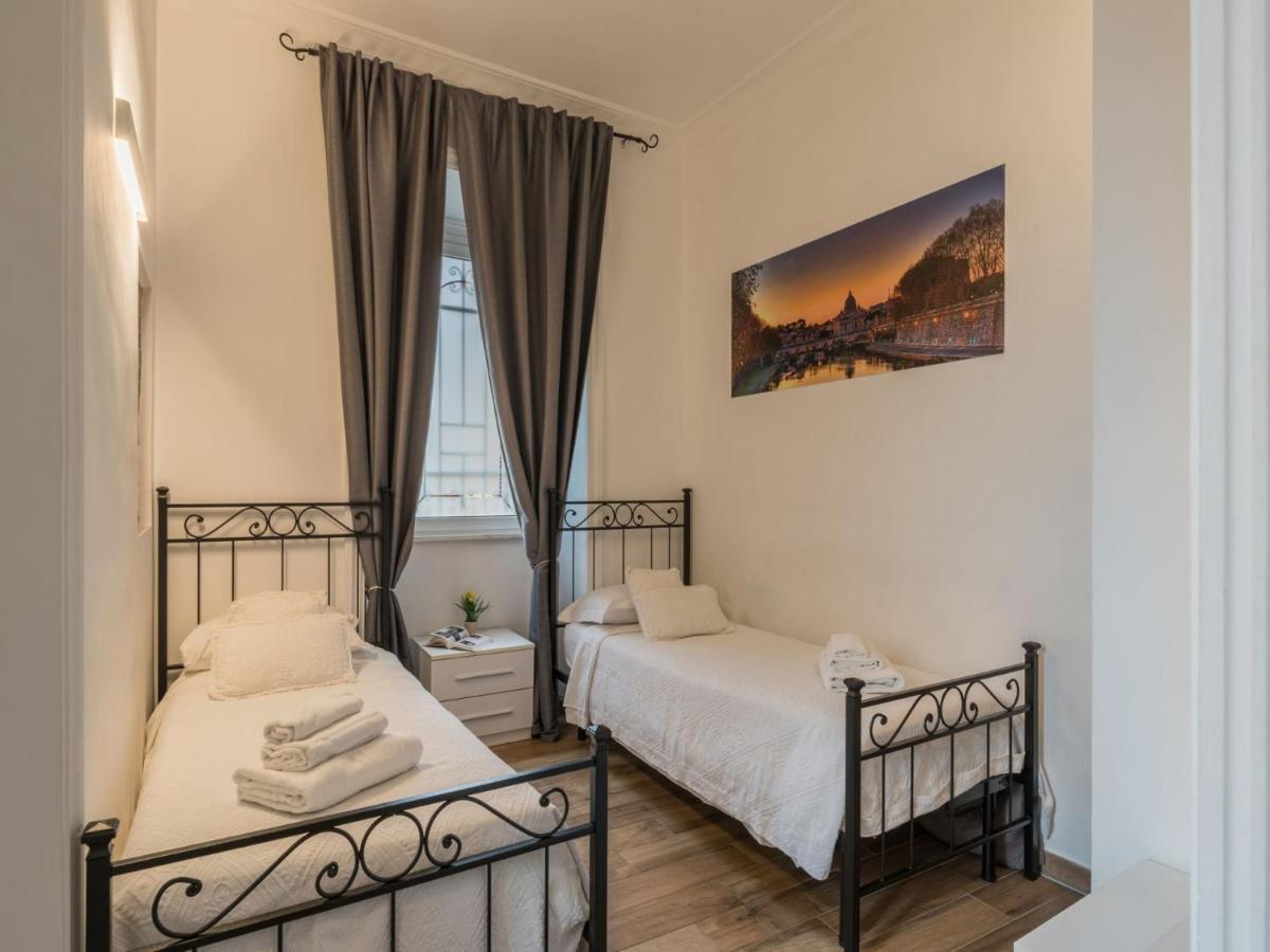 The Best Rent - Elegant Three-Bedroom Apartment A Few Steps From Fontana Di Trevi Екстериор снимка