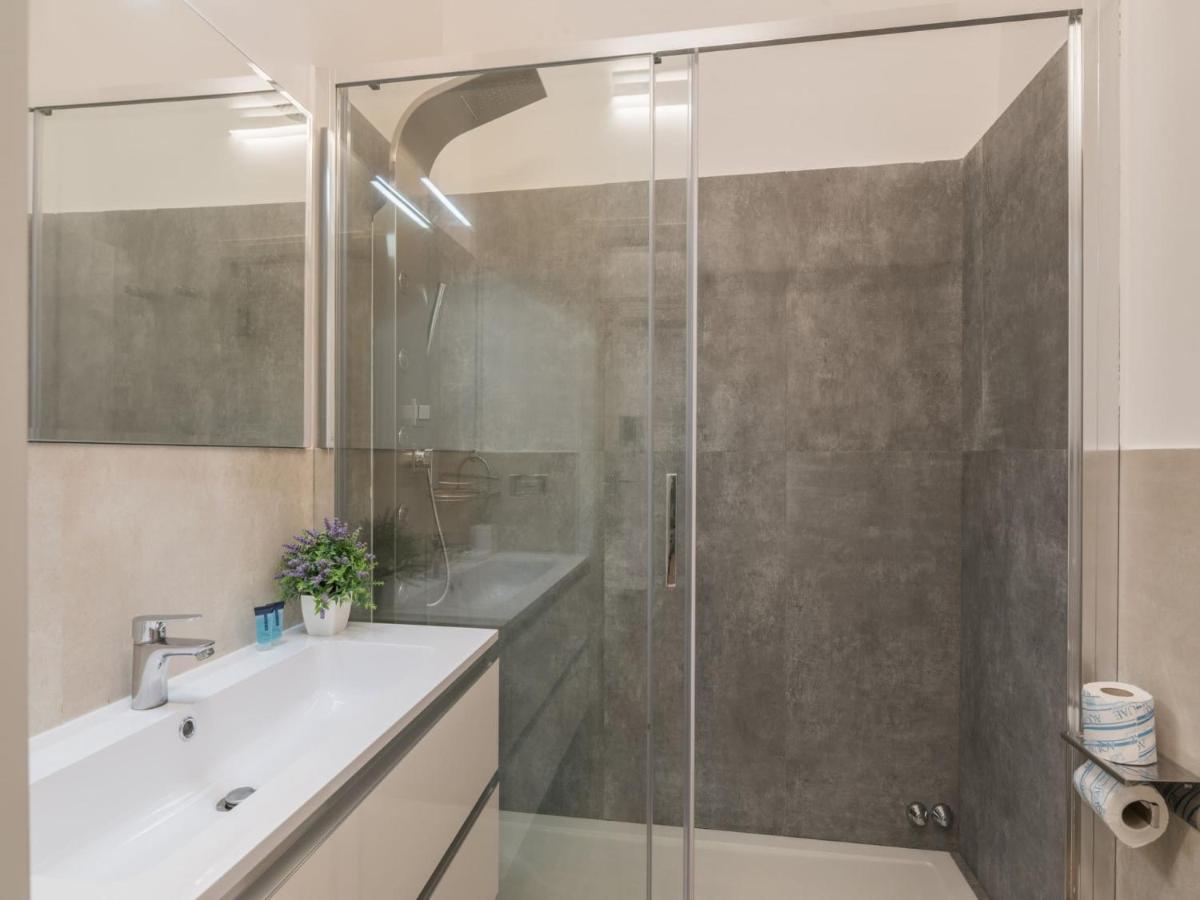 The Best Rent - Elegant Three-Bedroom Apartment A Few Steps From Fontana Di Trevi Екстериор снимка