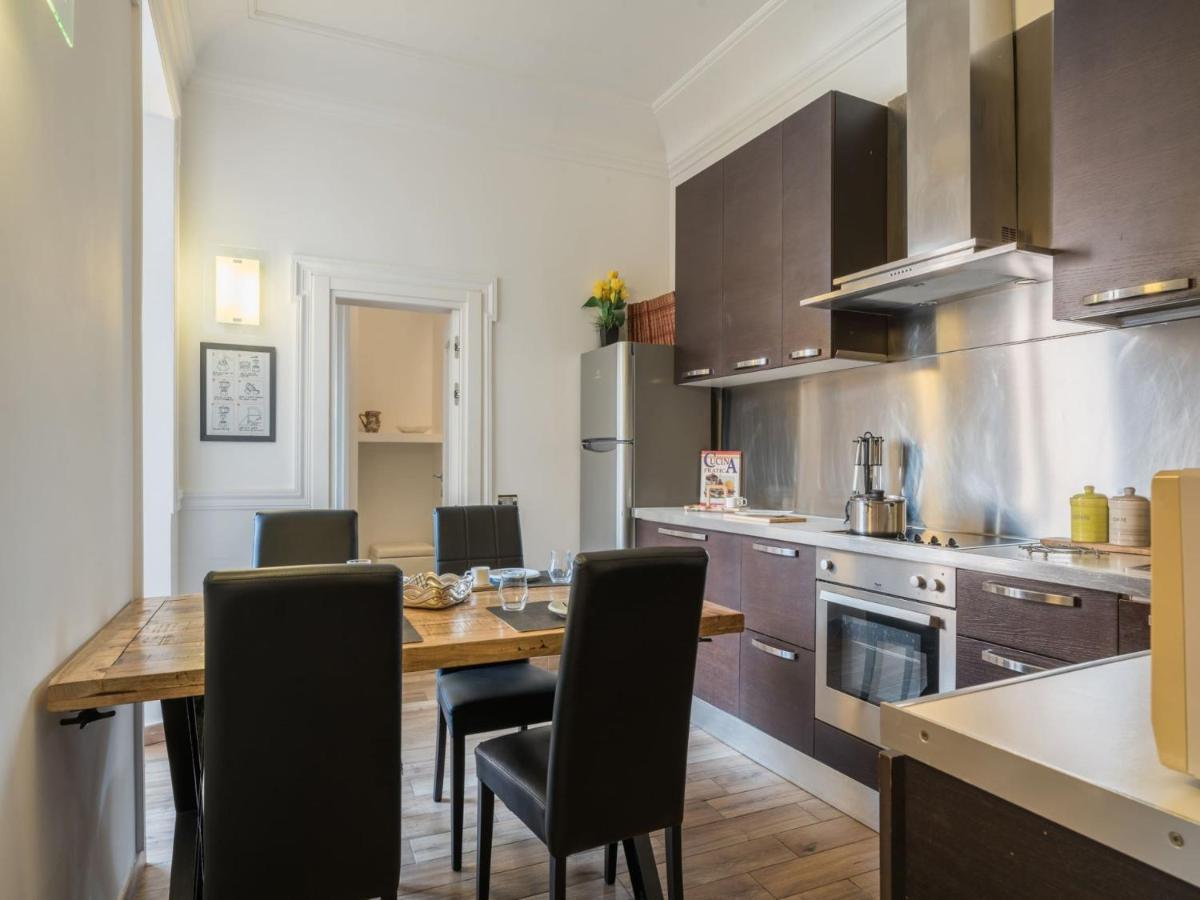 The Best Rent - Elegant Three-Bedroom Apartment A Few Steps From Fontana Di Trevi Екстериор снимка