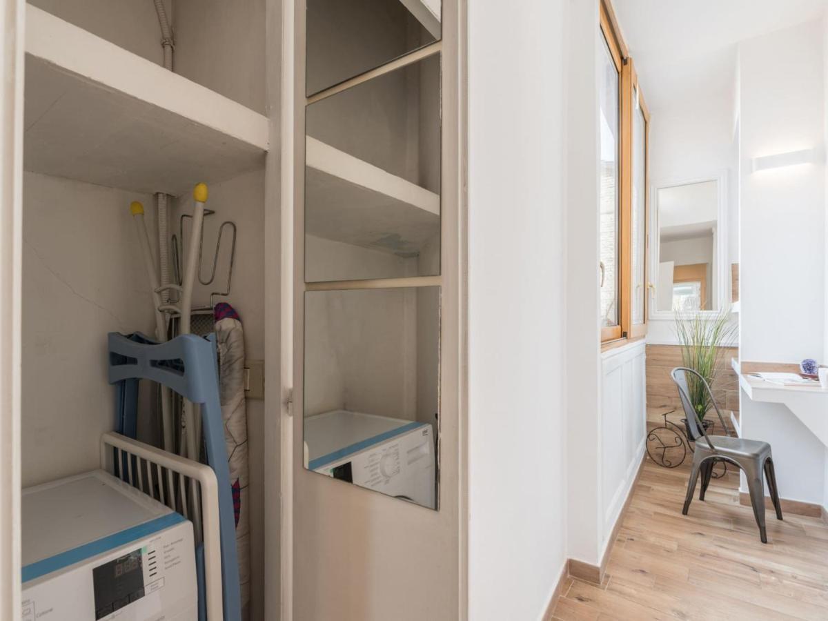 The Best Rent - Elegant Three-Bedroom Apartment A Few Steps From Fontana Di Trevi Екстериор снимка