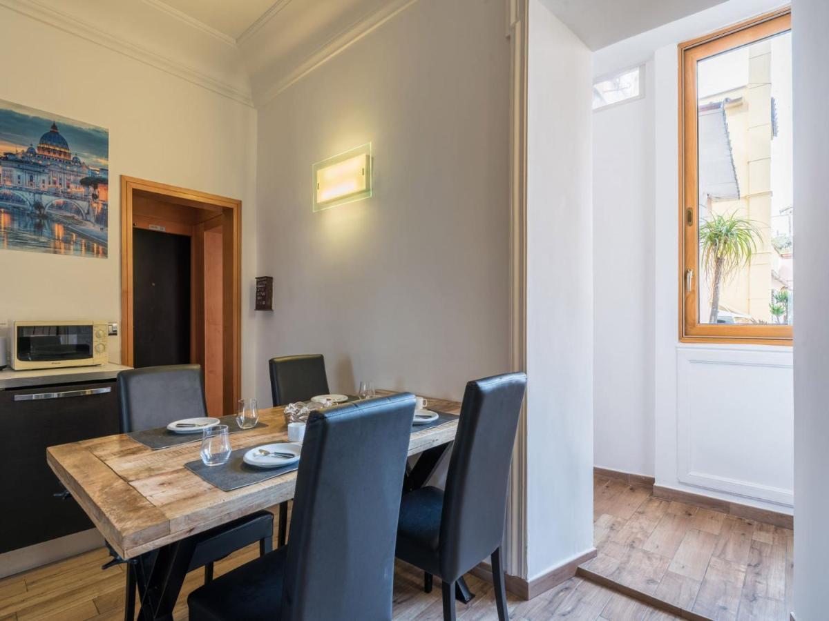 The Best Rent - Elegant Three-Bedroom Apartment A Few Steps From Fontana Di Trevi Екстериор снимка